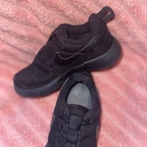 Black toddler Nike slip on tennis shoes size 9c